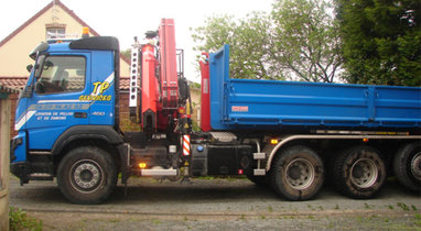 20 T Diéval VOLVO dump truck rental €250