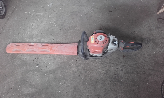 Rental size hedge STIHL HS 81R - Aumale €30