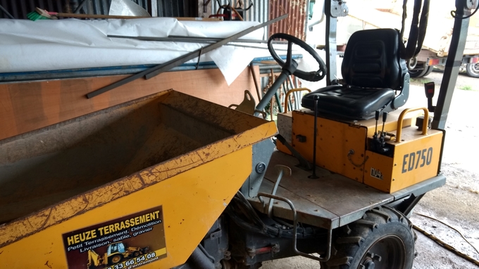 Location Dumper Volvo CU 750kg à Flers 60 €