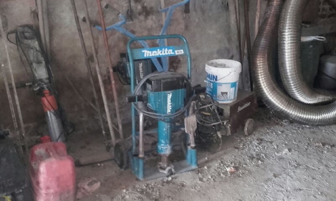 Pneumatic drill MAKITA HM1810 rental €70