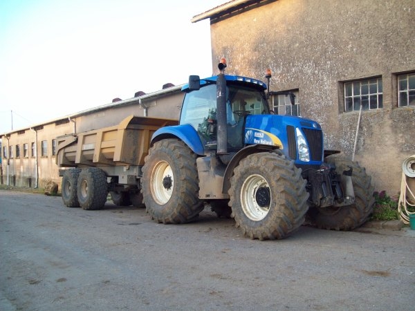 Location Tracteur-benne, Méteren 200 €