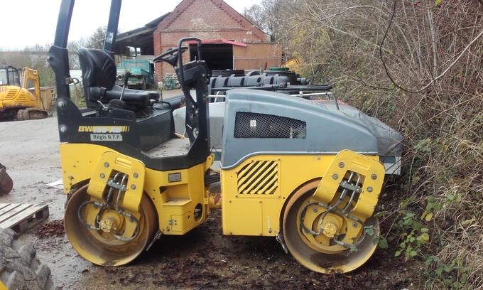 Compactor BOMAG 120 tandem rental €150