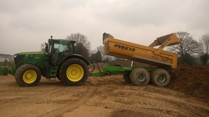 Location Tracteur-benne TP 21 tonnes Bonnières 200 €