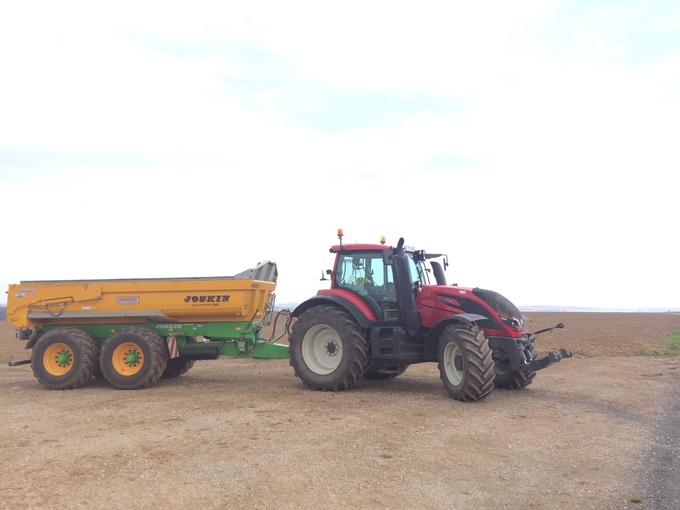 Location Tracteur-benne TP 18 tonnes Bonnières 200 €