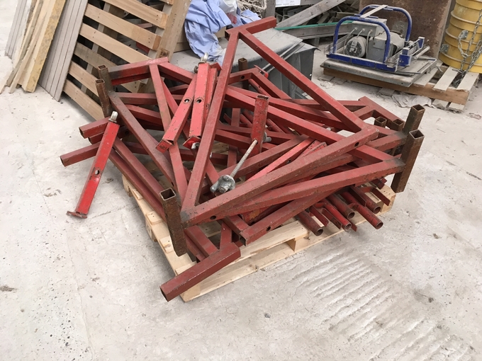 Location Taquets Altrad x20 Merville-au-bois 50 €