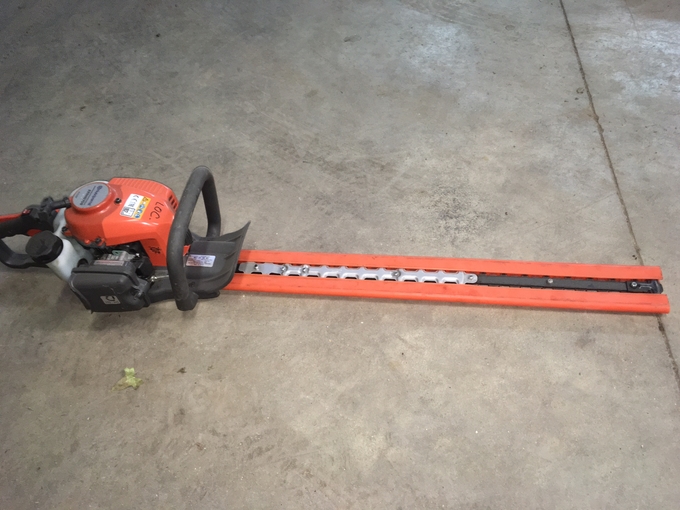 Rental trimmer Montdidier €35